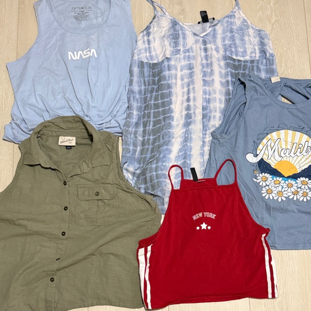 Women’s Bundle of Short Sleeve Tops